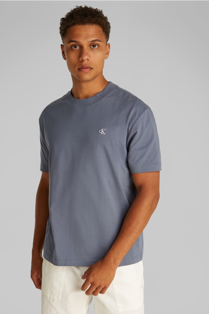 SERIF FONT GRAPHIC TEE J30J327473 GRISAILLE